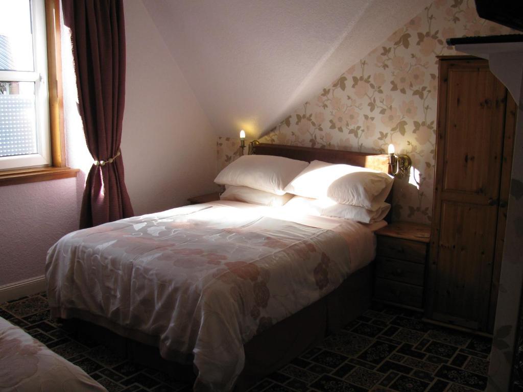 Almond Villa Guest House Perth Room photo