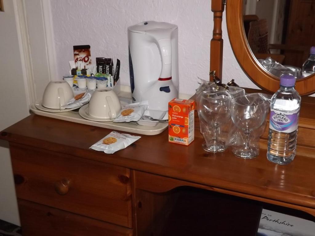 Almond Villa Guest House Perth Room photo